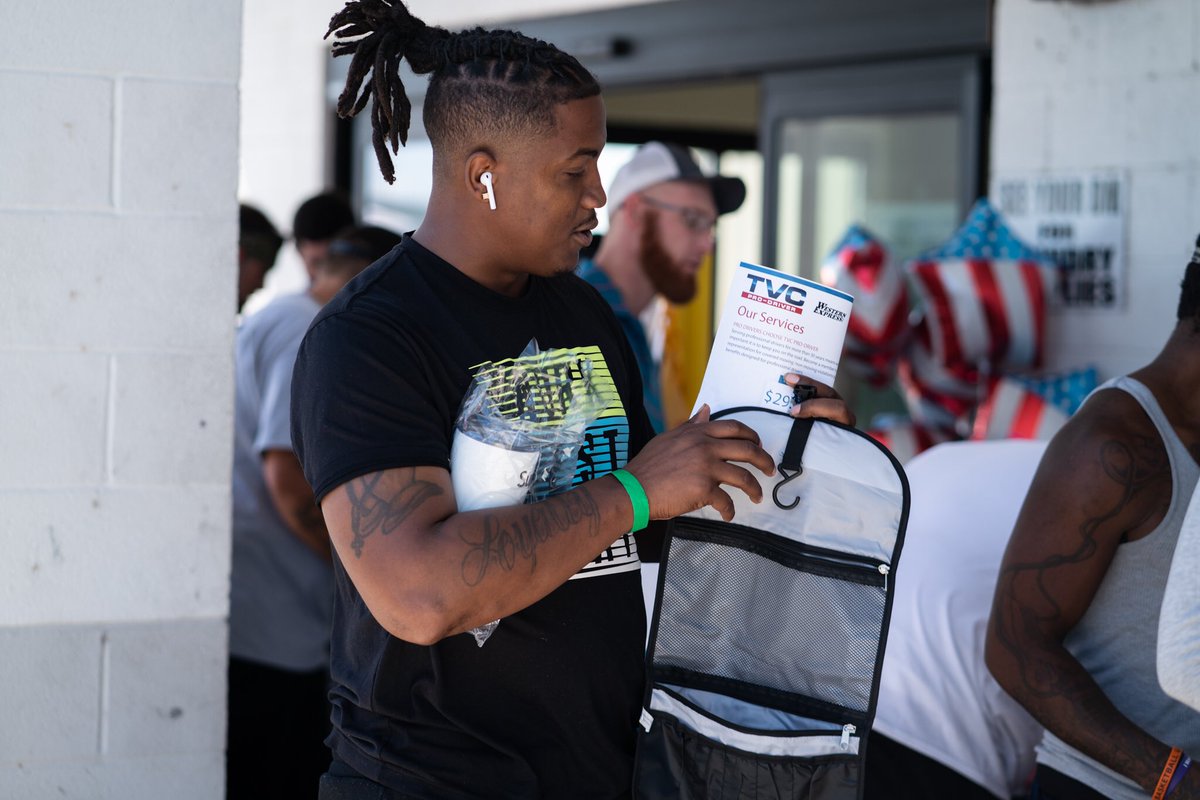 Today marks the beginning of Driver Appreciation Week at Western Express!
To drivers everywhere – thank you so much for all the hard work that you put in day after day. Your service to the supply chain and the millions of people who depend on it is indisputably invaluable.