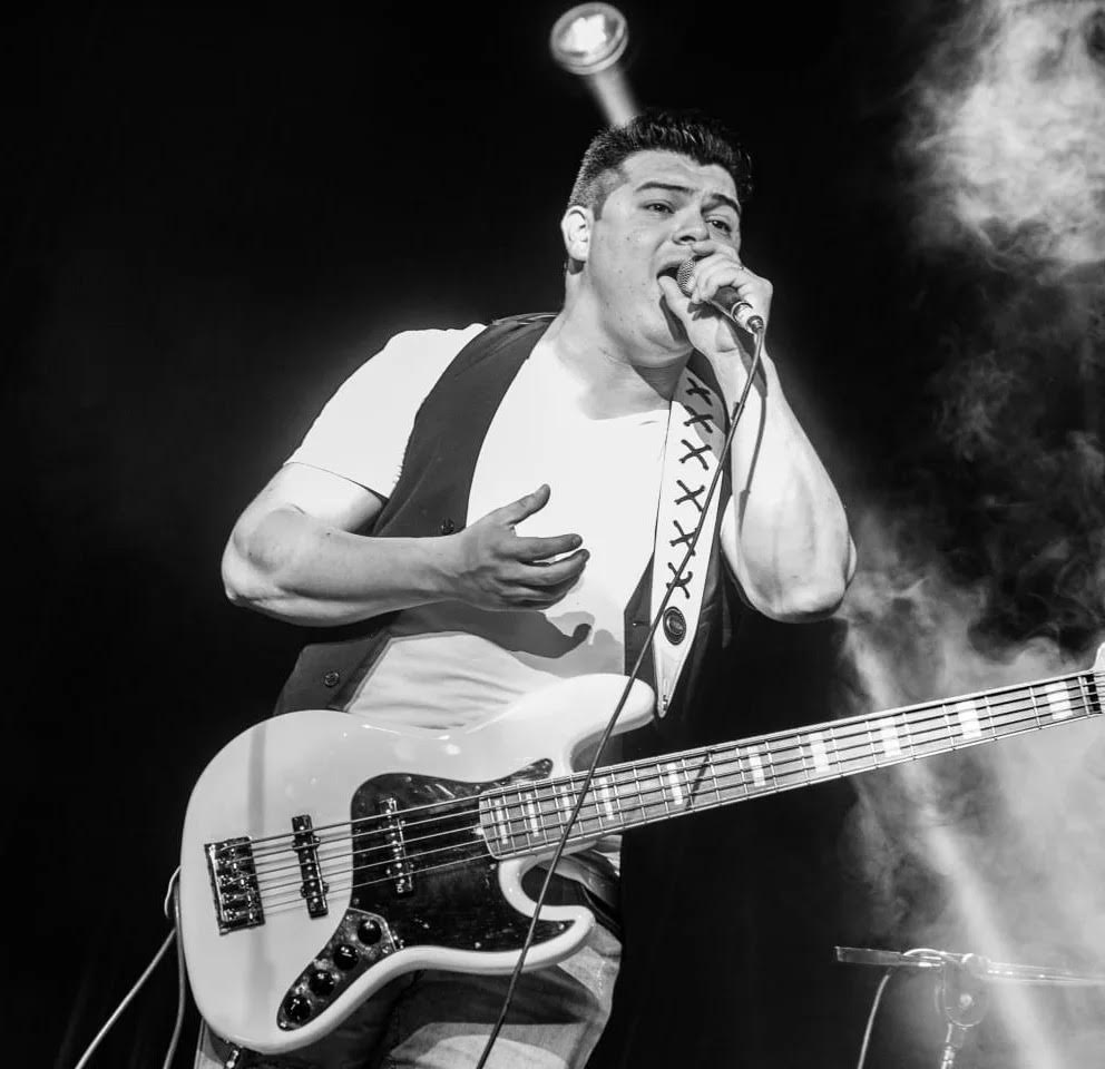 PowerofMetalcl's tweet photo. Los chilenos @Beerhallaband anuncian que Coke Salinas (Gamble / ex Garden Bitch) es su nuevo vocalista / bajista, reemplazando a Cristián Brito y Patricio Cifuentes. 

Su debut en vivo será en Noviembre en un Festival que prontamente se anunciará.

#MetalChileno https://t.co/Ii4gjBiOzh