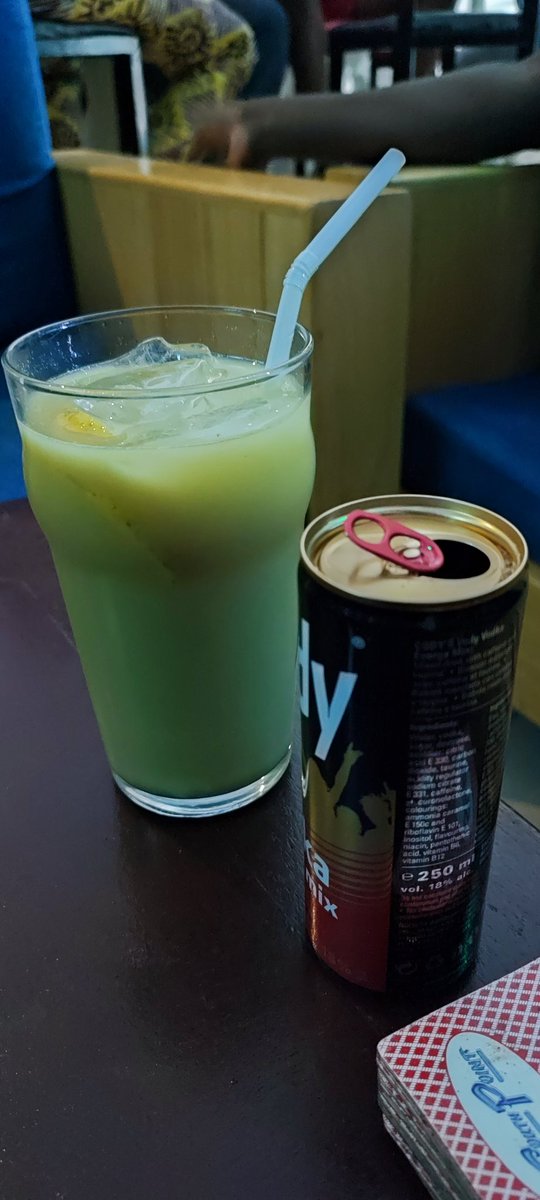 blackosiris242's tweet photo. VOGIN ๐ฅ VODY + JUS DE GINGEMBRE cocktail made in Bourgogne ๐น#BrazzaByNight #ChezMoiAuCongo ๐จ๐ฌ https://t.co/amH1T274Zt