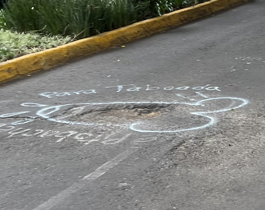 pitobaches's tweet photo. Niñito Taboadita @STaboadaMx como no tapaste los #PitoBaches y te importa poco hacer tu trabajo, estos te los dedico como te lo prometí, a ver si @AccionesBJ ya hace su trabajo #PitoManSiCumple Cc @velocipedocdmx @PoderAG_BJ @MoviendoBJ @johanesgarcia @cravi @HugoTorresCDMX https://t.co/cq8c2BpRYm