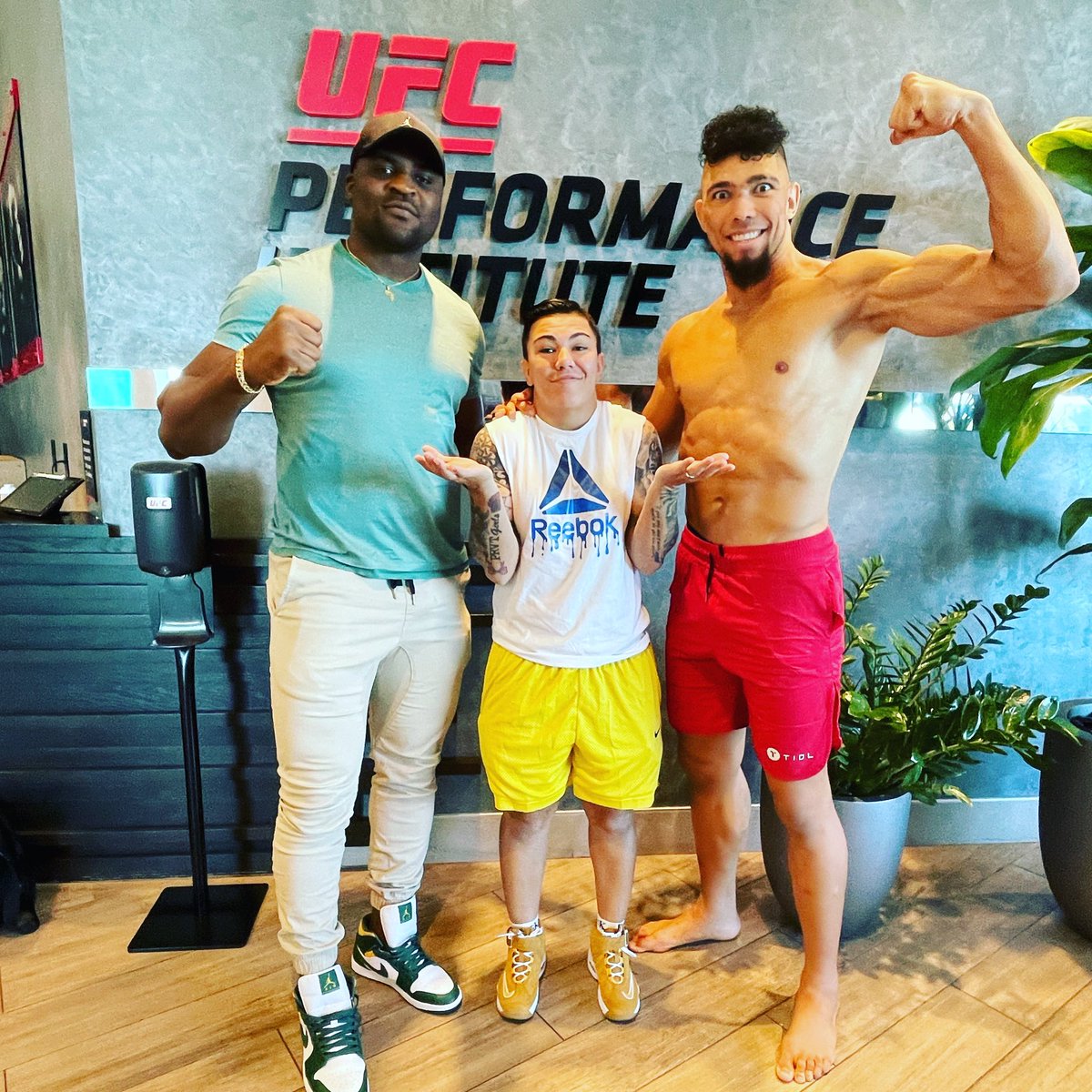 JohnnyWalker's tweet photo. The heavy weight champion in the world @francis_ngannou  and @jessicammapro  at @UFCPI #champion #ufc #mma #beasts https://t.co/53aEHfjsCW