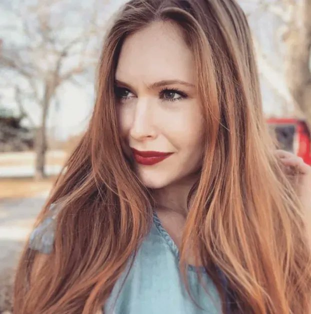 HowToBeARedhead's tweet photo. Grace is the #RedheadoftheWeek! "Being a redhead is like being part of a sisterhood. We’re a unique set of individuals with our fiery locks."
Submit your photo to be featured on our page: https://t.co/77ztoVLKU6 https://t.co/ZPTRcDDpeJ