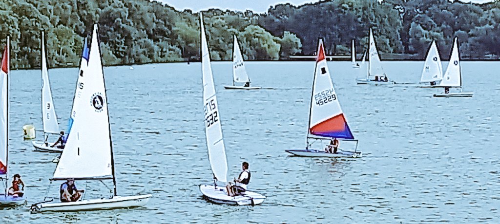 ranifreye1's tweet photo. It was this time of the year again! Always amazing to be part of the nationwide sailing charity events for #bartsbash at Priory Sailing Club. Also commemorating her Majesty the Queen. https://t.co/ZQopjjID1s