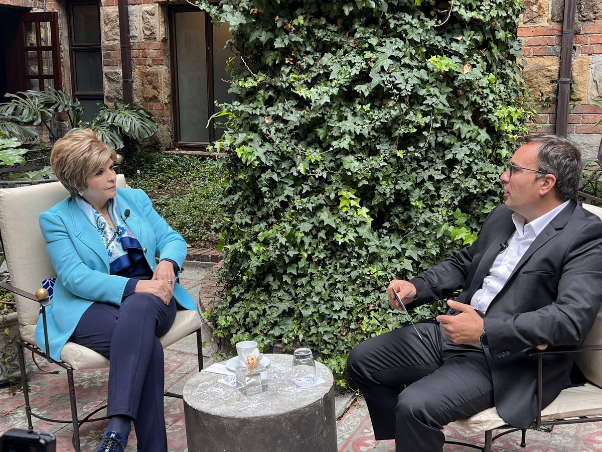 Gloriaeuruena's tweet photo. Hoy en entrevista con @RuiMarquesG CEO @GoContactCloud #AsociadoColcob en el programa Speak with Go, compartiendo sobre los nuevos desafíos en la industria y la trayectoria e influencia de la asociación @Colcob_Colombia https://t.co/NcGSO6iDZ5