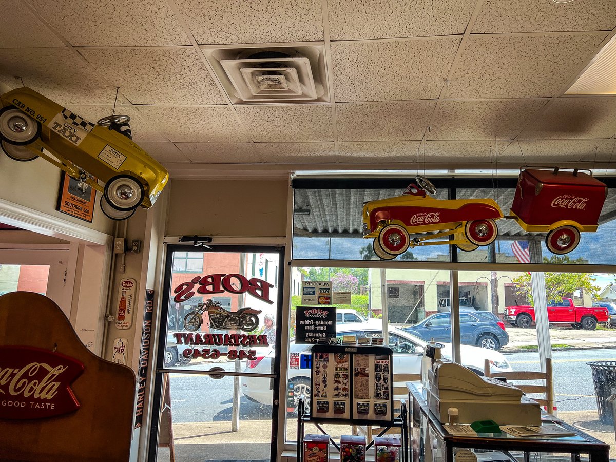 TheSociableAdv's tweet photo. Bob's Restaurant in Madison, NC, is a staple of the local food scene. Check them out on your next trip to Madison.
@VisitNC @RockinghamCoNC
#rockinghamcountync #smalltown #visitnc #NCFood #explorelocal #madisonnc #NC #discoverNC https://t.co/Co2ArLihZD