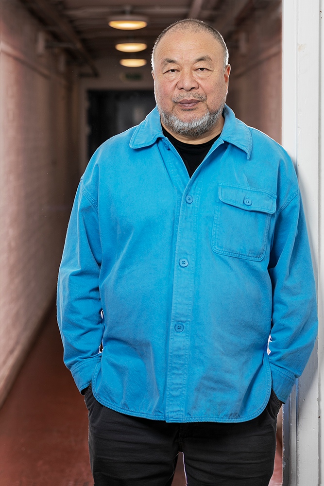 My photograph of @aiweiwei_art for @Wimbookfest yesterday @newwimbledontheatre. Over 700 people listened to him in conversation with Samirah Ahmed about his memoir #1000yearsofjoysandsorrows. 
⁠#portrait #portraitphotography #piced #pictureeditor #artdirector #vreative #poet