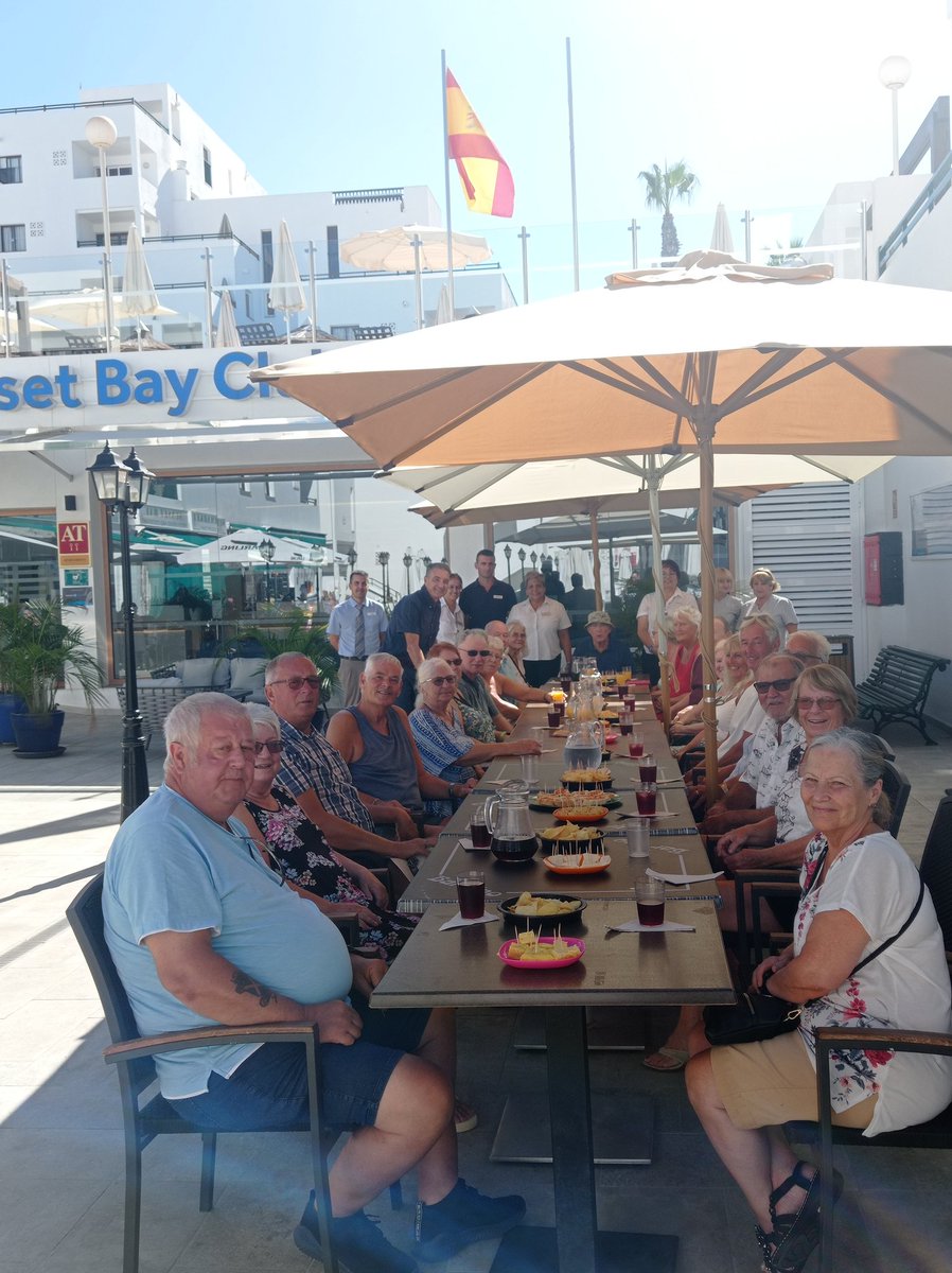 Thank you to these wonderful members for joining us on #MeetTheManager at Sunset Bay Club <a href="/miguelmunoz18/">Miguel Muñoz</a> <a href="/thais_MCT/">Thais-Moreno</a> @IgnacioBas_ <a href="/LuisFelicidad/">Felicidad Luis Lopez</a> <a href="/LayaSbc/">Laya@Rodriguez</a>