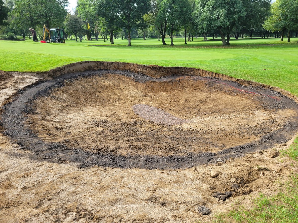 DuraBunker's tweet photo. Start if something big @creigiaugolf with more bunkers prepared today thanks 2 HGK Rob for helping the team so well. These will be a couple of beauties - @BunkerMat_com next followed by @DuraBunker edging #changesafoot #bunkershaping #bunkerprepararation #bunkerrenovation https://t.co/wCe45y1ash