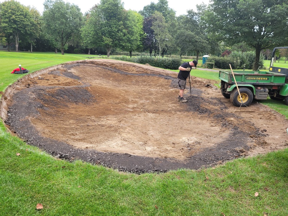 DuraBunker's tweet photo. Start if something big @creigiaugolf with more bunkers prepared today thanks 2 HGK Rob for helping the team so well. These will be a couple of beauties - @BunkerMat_com next followed by @DuraBunker edging #changesafoot #bunkershaping #bunkerprepararation #bunkerrenovation https://t.co/wCe45y1ash