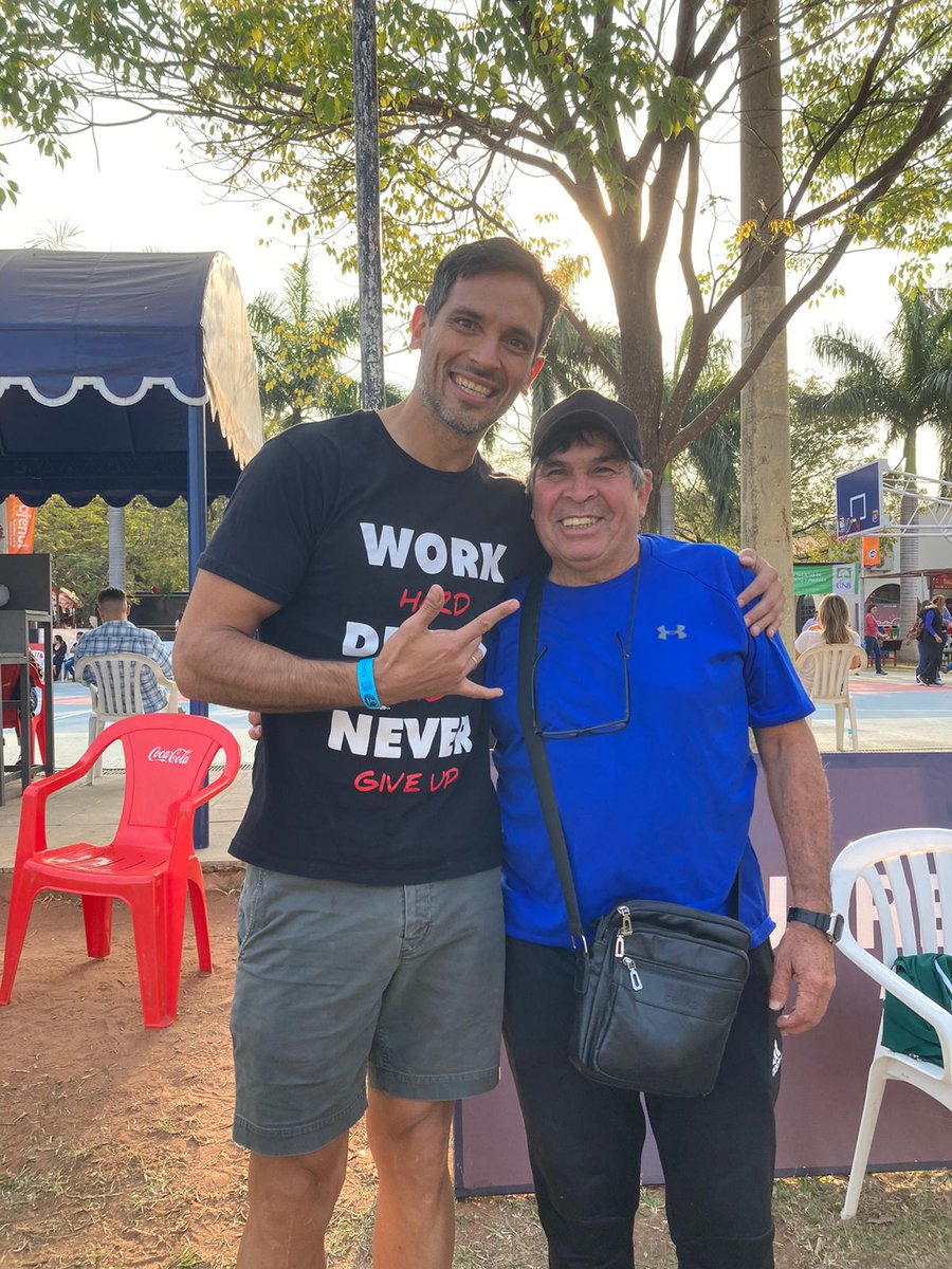danielmereles10's tweet photo. Lo que hubiese sido esta dupla en la delantera!!!
No los paraba nadie!!
#RSC24
#AM09
I D O L O S!! @RoqueSantaCruz https://t.co/o0Aj0695pe