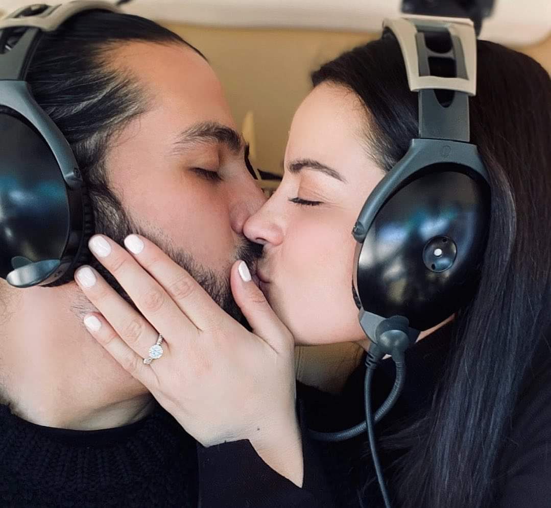 ¡WE said yes! 💍✨
“Aquí, cerquita de Dios, el sol y la luna, quiero pedirte que te cases conmigo.” 
ATP
“Nunca había sentido tanto amor, certeza y felicidad. Te amo, amor de mis vidas.” 
MPB