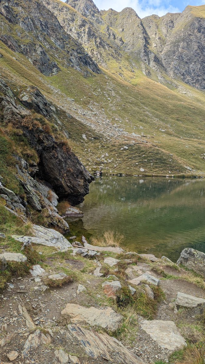 Impressionen vom #Bergsee nach einer echt anstrengenden #Wanderung 😅

#Wandern #berge #südtirol