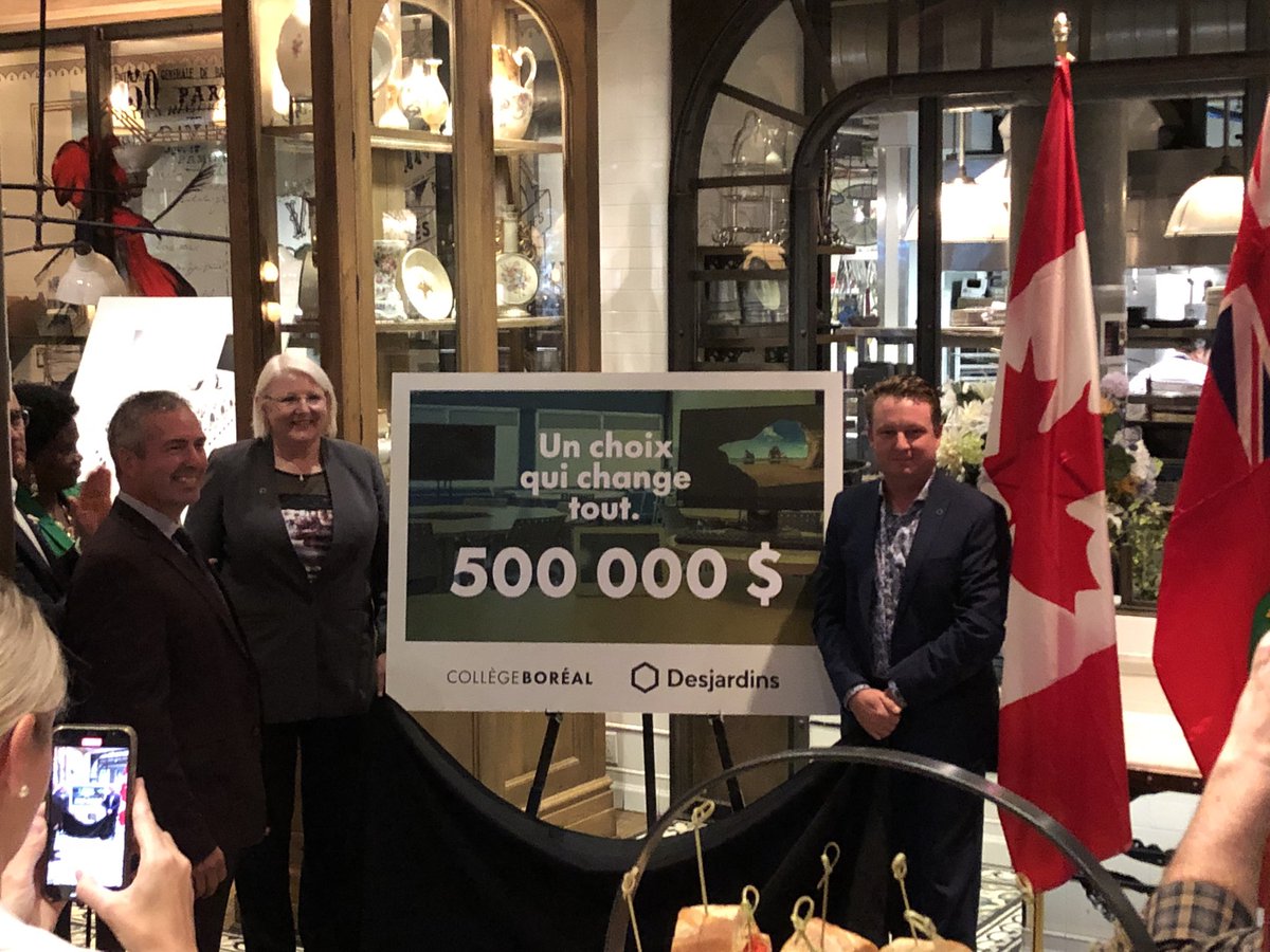 Et voilà! Un demi-million de raisons de célébrer ce matin! Merci <a href="/BBoucher99/">Billy Boucher</a>, Guy Cormier et toute l’équipe de <a href="/DesjardinsCoop/">Desjardins</a> !