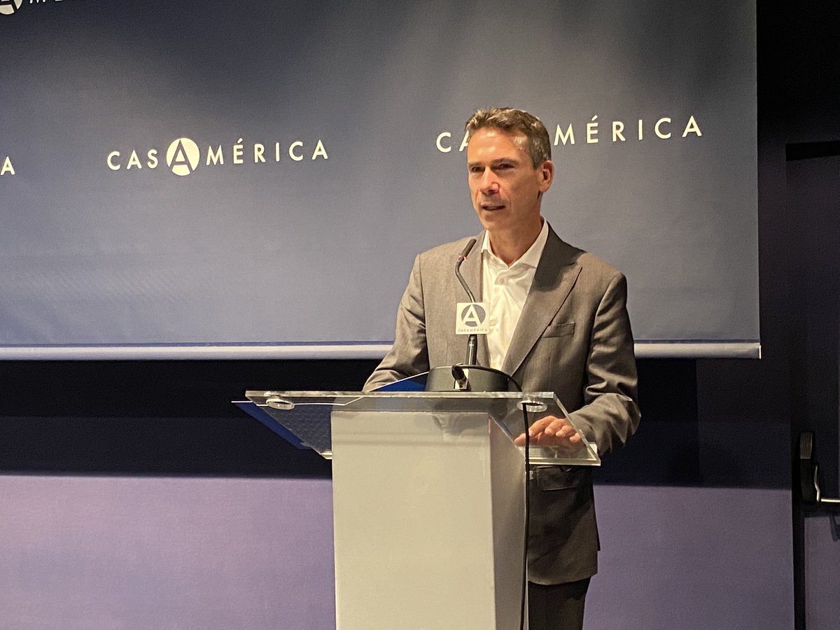 casamerica's tweet photo. 📽️ Estamos presentando el largometraje hondureño 𝙈𝙤𝙧𝙖𝙯𝙖́𝙣 con @enriqueoj3600 y @hondurasnespana.

🇭🇳 Relata los últimos días del prócer hondureño Francisco Morazán, fusilado en Costa Rica (1842) cuando luchaba por la unión de Centroamérica.

📸 Así está siendo👇 https://t.co/c6KnnU9kMJ