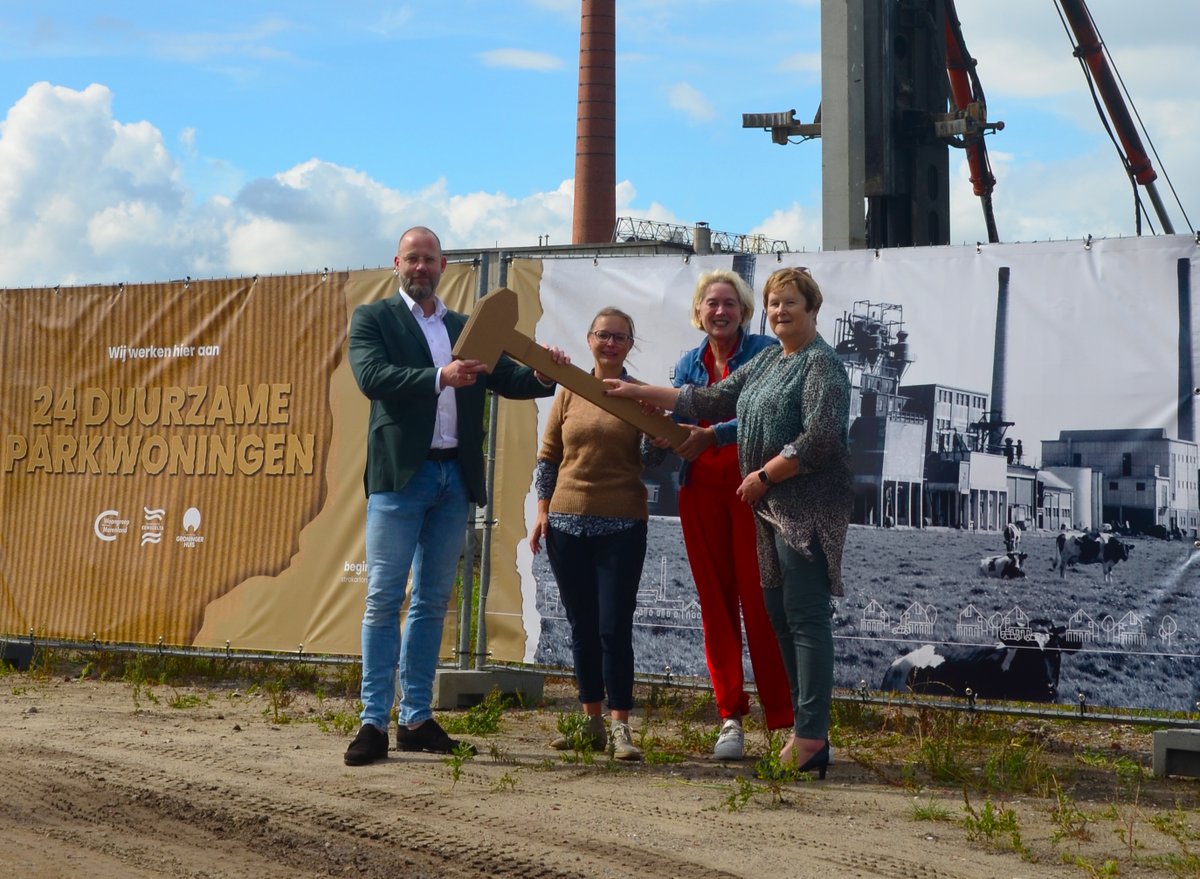 Deze week starten de bouwwerkzaamheden op het Eendrachtterrein in Appingedam. Op deze plek realiseren wij samen met Woongroep Marenland in totaal 24 energiezuinige huurwoningen voor gezinnen. groningerhuis.nl/over-ons/nieuw…