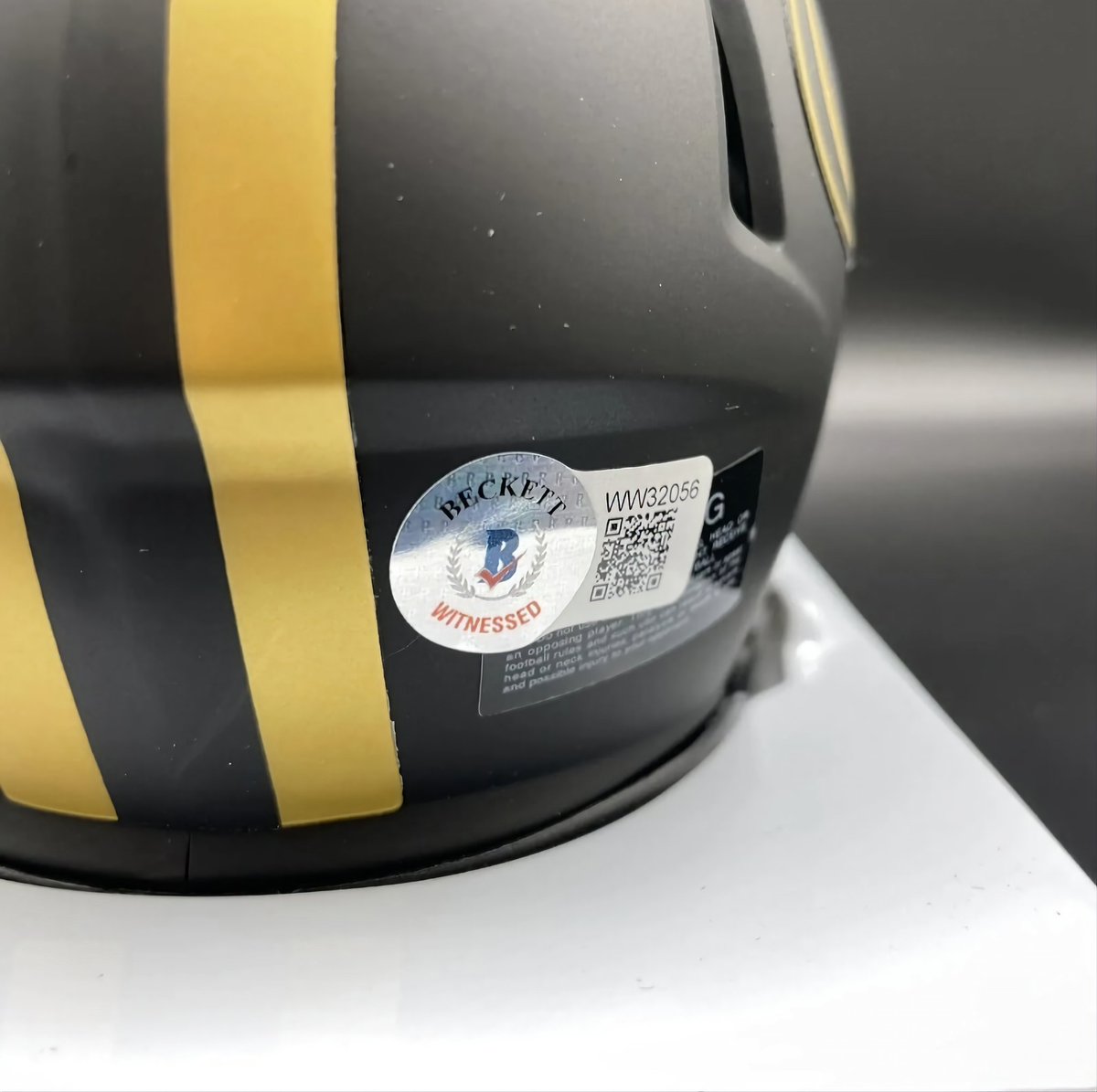 FaithfulGiveway's tweet image. 🚨#FaithfulGiveaway # 94🚨

Not Victory Monday 😔 but still a Giveaway thanks to @49ersj5! 

Up for grabs is an #Autographed Fred Warner Mini Helmet!

To Enter

1.Follow &amp;amp; Retweet

2.Comment below why you love Fred Warner!

3.Winner announced at Kickoff on 9/18

#49ers #NFL #FTTB