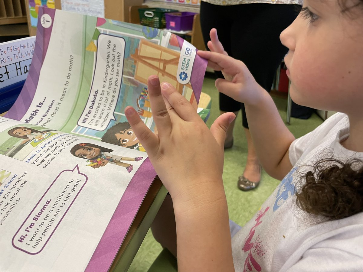 ScarsdaleMathK5's tweet photo. Trying out their very first Ignite…@Ms_Grossbach and her class are seeing math everywhere and sorting objects! @ScarsdaleEdu #scarsdalepride https://t.co/xmltHSuTyD
