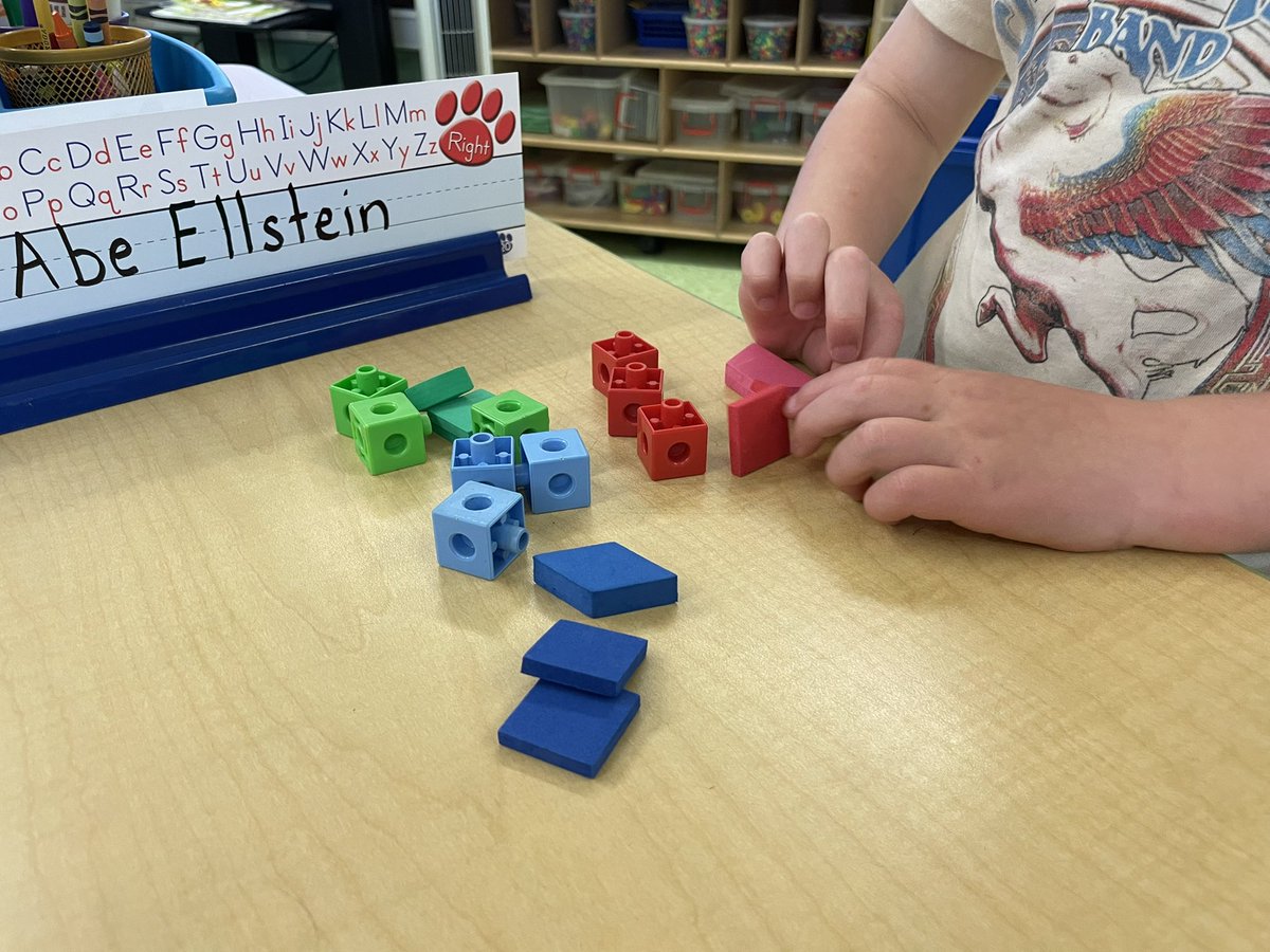 ScarsdaleMathK5's tweet photo. Trying out their very first Ignite…@Ms_Grossbach and her class are seeing math everywhere and sorting objects! @ScarsdaleEdu #scarsdalepride https://t.co/xmltHSuTyD