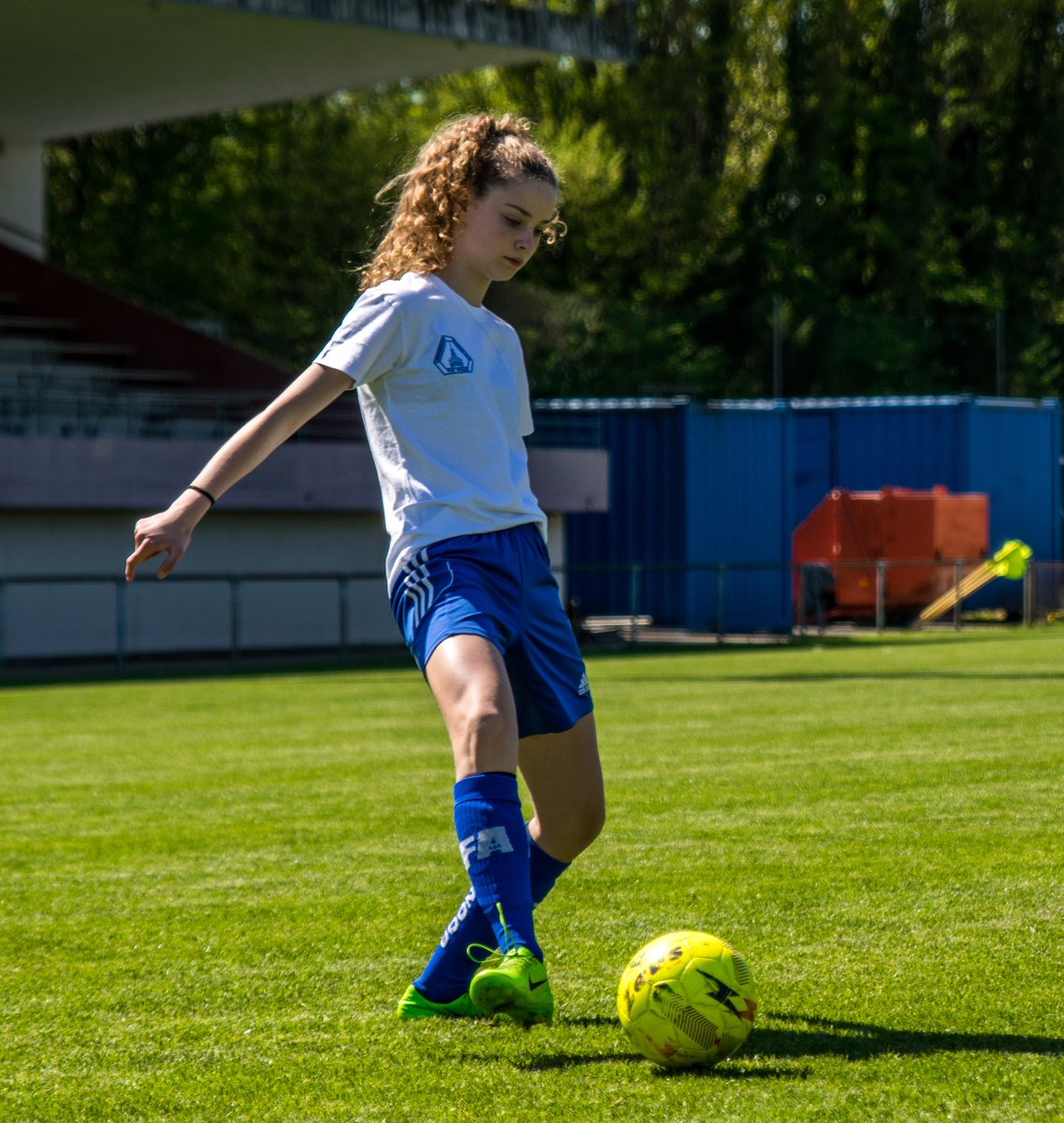 Happy birthday Julie!! 🥳 May your birthday and this year be filled with smiles, health and happiness! All the best from your #11fam #birthday 🎈😃