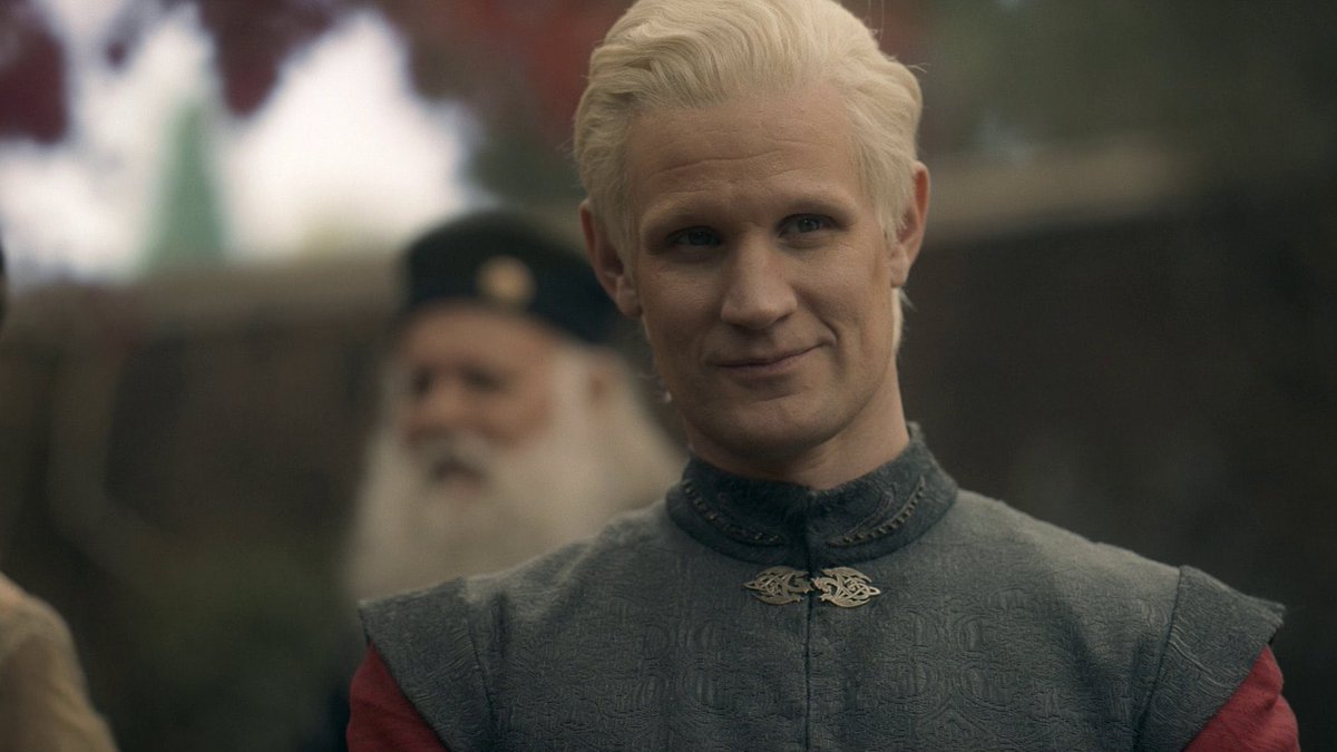 jowrotethis's tweet photo. Find someone who looks at you the way this…uncle looks at his…niece? Thrones is truly back, babes. https://t.co/S832zG0HVO