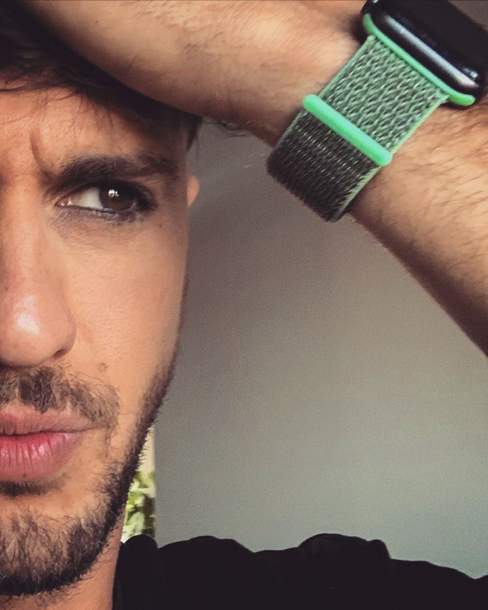 «𝓔𝓵 𝓹𝓪𝓼𝓪𝓭𝓸 𝓼𝓲𝓮𝓶𝓹𝓻𝓮 𝓿𝓾𝓮𝓵𝓿𝓮 »
❒፧ Un accidente de coche me dejó paralítico
❒፧ Dueño del mercado central
❒፧ Enamorado de Carla
❒፧ Papá luchador

「La vida siempre se puede ver de otra manera, solo hay que saber por donde mirar」
#FreeRol

¿♡+↺?⇝MD