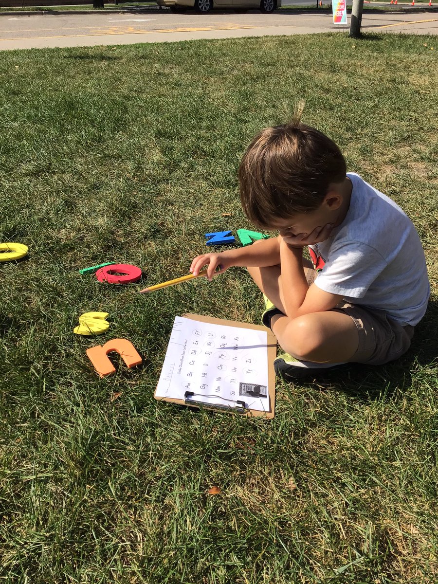 MsWuAS's tweet photo. Loving the weather outside! This morning, we went on our Chicka Chicka Boom Boom letter hunt! https://t.co/7n1YJxwjfh