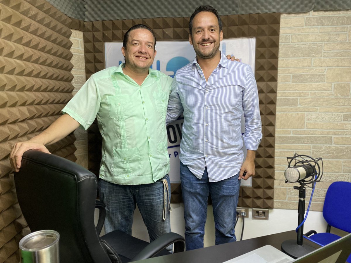 jalfredovarela's tweet photo. Arrancamos la mañana en @Radioboxmx en #ElShowCast con Mr.Piano Men. 📹🍊

¡Agradezco la invitación!

Conoce a #TuRegidorEnMovimiento https://t.co/mkZwiKbqY9
