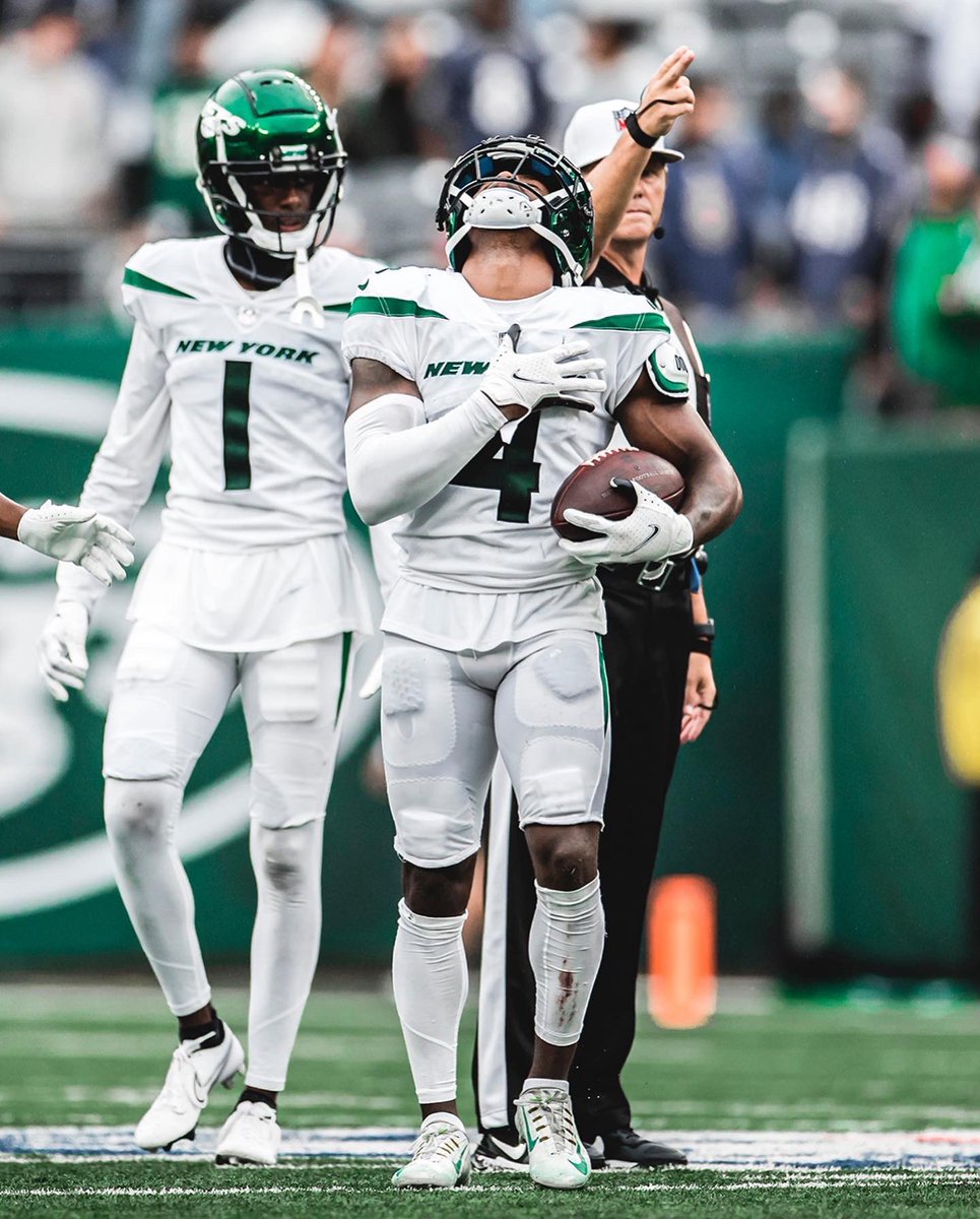 Playing with a heavy heart 💔

DJ Reed dedicated his interception on Sunday to his dad who passed away before the game. 

Our condolences to the Reed family 🙏🏼