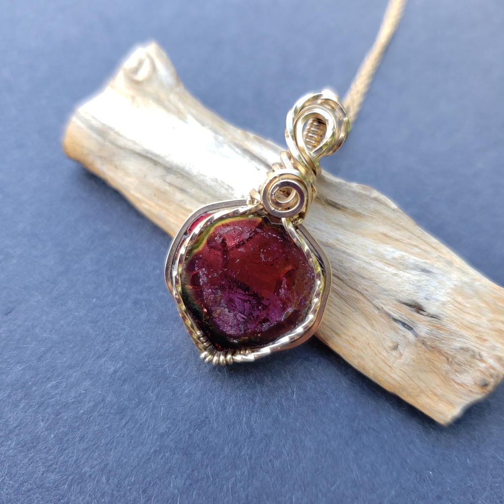 WireMoonJewelry's tweet photo. One lucky winner of the Fall Festival of Gems Raffle will receive this beautiful California watermelon tourmaline wrapped by yours truly in 14kgf. For only $5 a raffle ticket, this pendant can be yours!
Buy tickets at: https://t.co/dA44yGU8Fa https://t.co/uZwgixss97