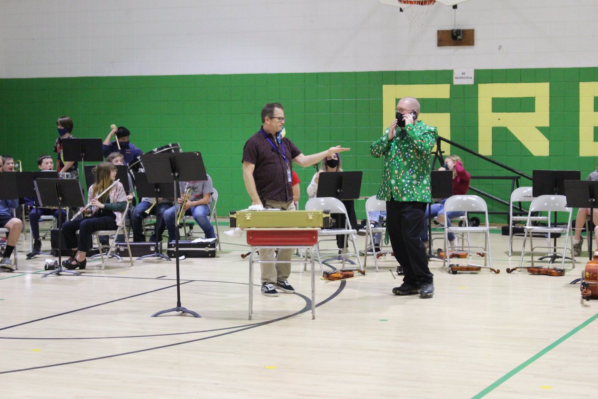 GreenValley_828's tweet photo. We are lucky to have Mr Pinnix ⁦@RealLifeJudd⁩ as our band and orchestra teacher!  He always makes learning fun and engaging! #ArtEdWeek #WeAreWatauga #BecauseofArtsEd #GVGOLD https://t.co/fQuhBNJ2MK
