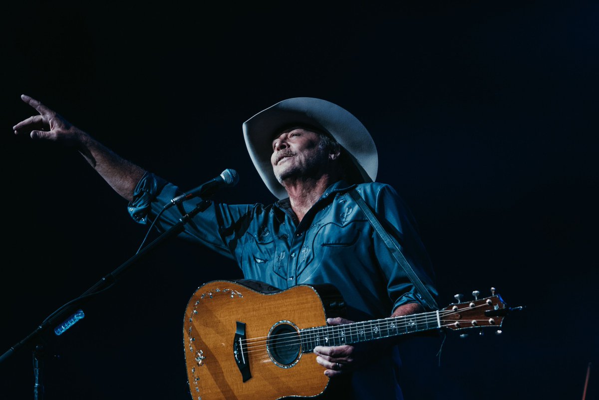 OfficialJackson's tweet photo. Last Call With Alan is whistling down the tracks towards Austin and Dallas this weekend! Will we see you there? #LastCallWithAlan #OneMoreForTheRoad https://t.co/5d9bivDE6m