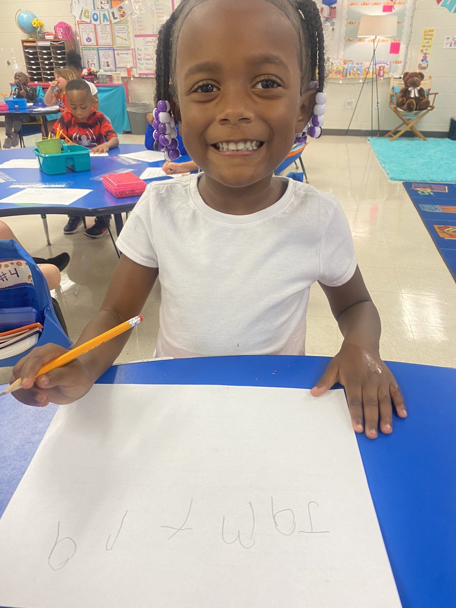 MandyBCollins's tweet photo. Look who wrote her name!! We finally got it!! @BCESMustangCity @FCPSchoolsTN @Supt_Hamlett #msmandyskinders #writename #kindergartencutie https://t.co/VrKMWkHcKE