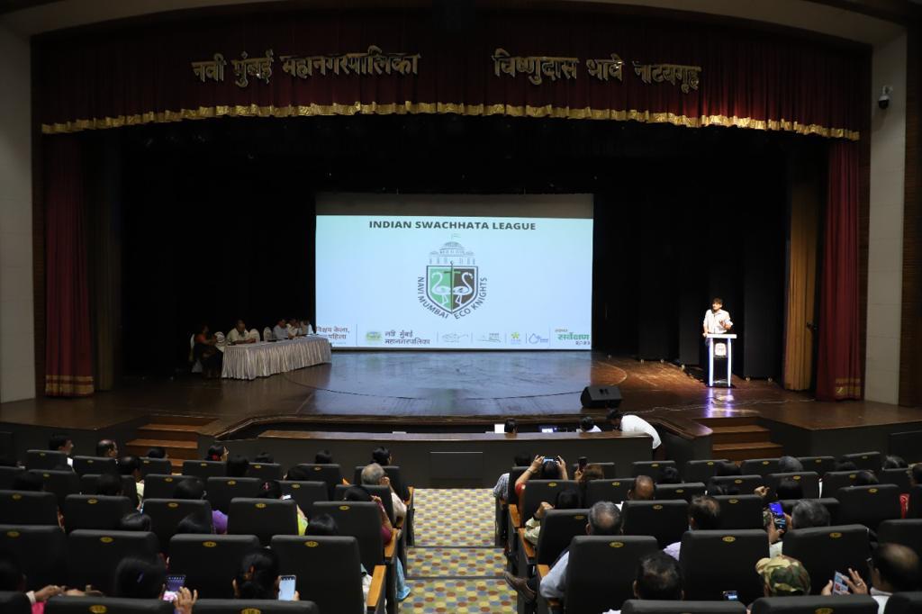 NMMConline's tweet photo. A grand unveiling of logo for “Navi Mumbai Eco Knights” under Indian Swachhata League was held today. 
We are all charged up to do our best in India’s fight against garbage!

#NaviMumbaiEcoKnights #SwachhAmritMahotsav
#YouthVsGarbage #SwachhMaharashtraMissionUrban https://t.co/X1BzXyxKL6