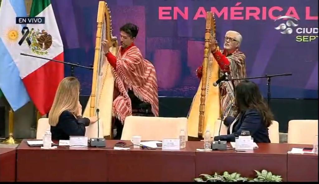 CelsoDuarte_'s tweet photo. Esta mañana con padre Celso Duarte representado al #Paraguay en el "Segundo Congreso de Buenas Prácticas de Comunicación en América Latina" #ArpaParaguaya
#celsoduarte #centrohistorico https://t.co/GXlx9RVKQc