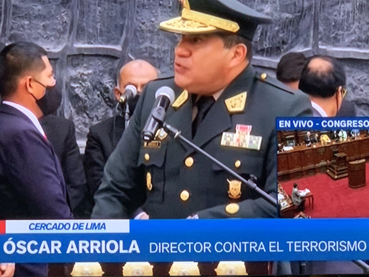 AlcortaLourdes's tweet image. Gran General de la PNP. Oscar Arriola. Director  Contra el Terrorismo. Un fuera de serie.  Con un discurso que llevara a Pedro Castillo a UCI por  la verdad dicha en su cara. “Un abrazo al cielo a todos los que cayeron” Terrorismo Nunca Mas !!! Viva el GEIM !!! 🇵🇪💪❤️