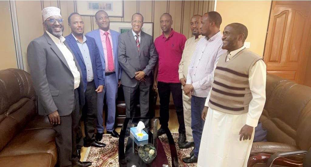 PEACE COMES FROM WITHIN.

Held talks with Garissa Governor H.E Nadhif Jama over the recent insecurity issues along Isiolo-Garissa Bounder.

We discussed on how to tackle the emerging issues and restore peace to enhance peaceful co-existence among the neighbouring communities.