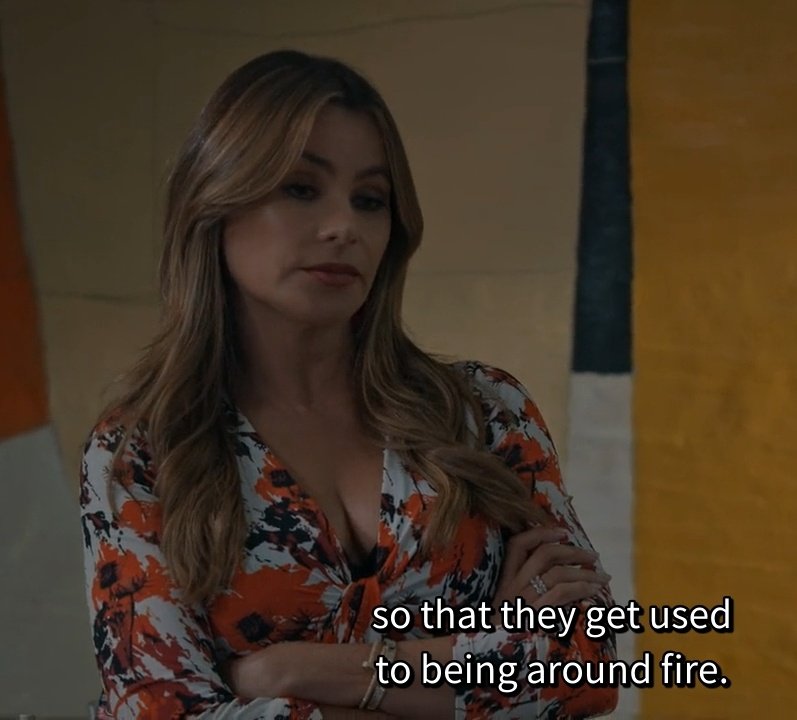 Distoeknee's tweet photo. #modernfamily https://t.co/cI3MXRzzji