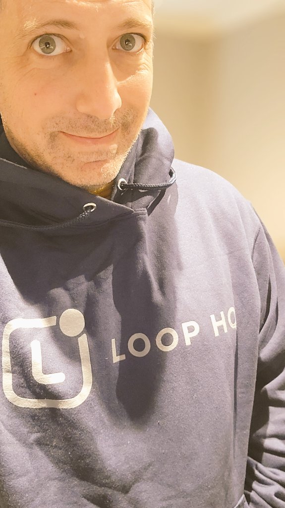 alanlepo's tweet image. Thank you @GFragin for the comfy @hq_loop hoodie. Perfect for today's cold rainy day. If you haven't checked out Loop, they're doing some great things about aggregating together many of the tools people use today to get work done.