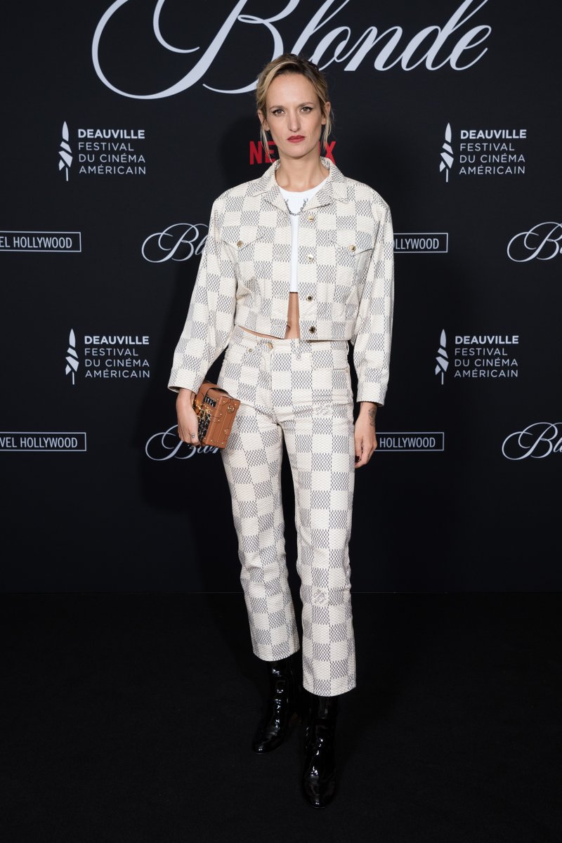 Louis Vuitton on X: The Fifth Avenue Rosette. #AimeeSong adds a