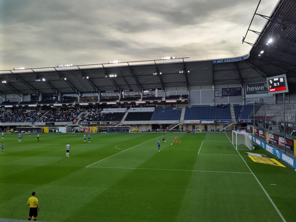 ajufanzine's tweet photo. Läuft! Sau geil! Wenn das so weitergeht, saniert Meppen die Warsteiner Brauerei! #SCVSVM https://t.co/uunDTvLwqj