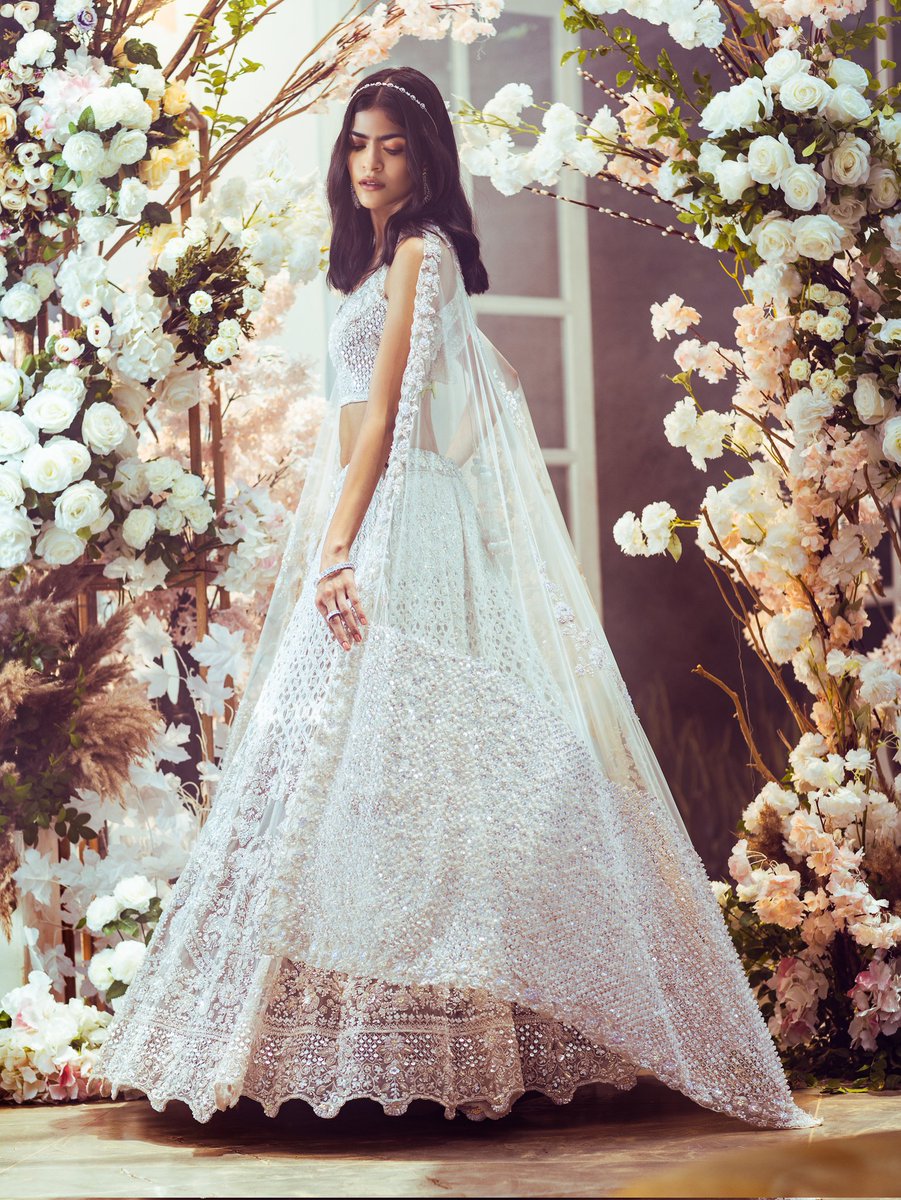 IndiaKalighata's tweet photo. A feast of creativity, style and timeless elegance with a contemporary heart — Zardoz by #kalighata is here.
Ensure all eyes are on you when you make your grand entrance in a bridal from our Couture collection.

#kalighata #newcollection #comingsoon #zardoz #festivecollection https://t.co/uufyRtA7NT