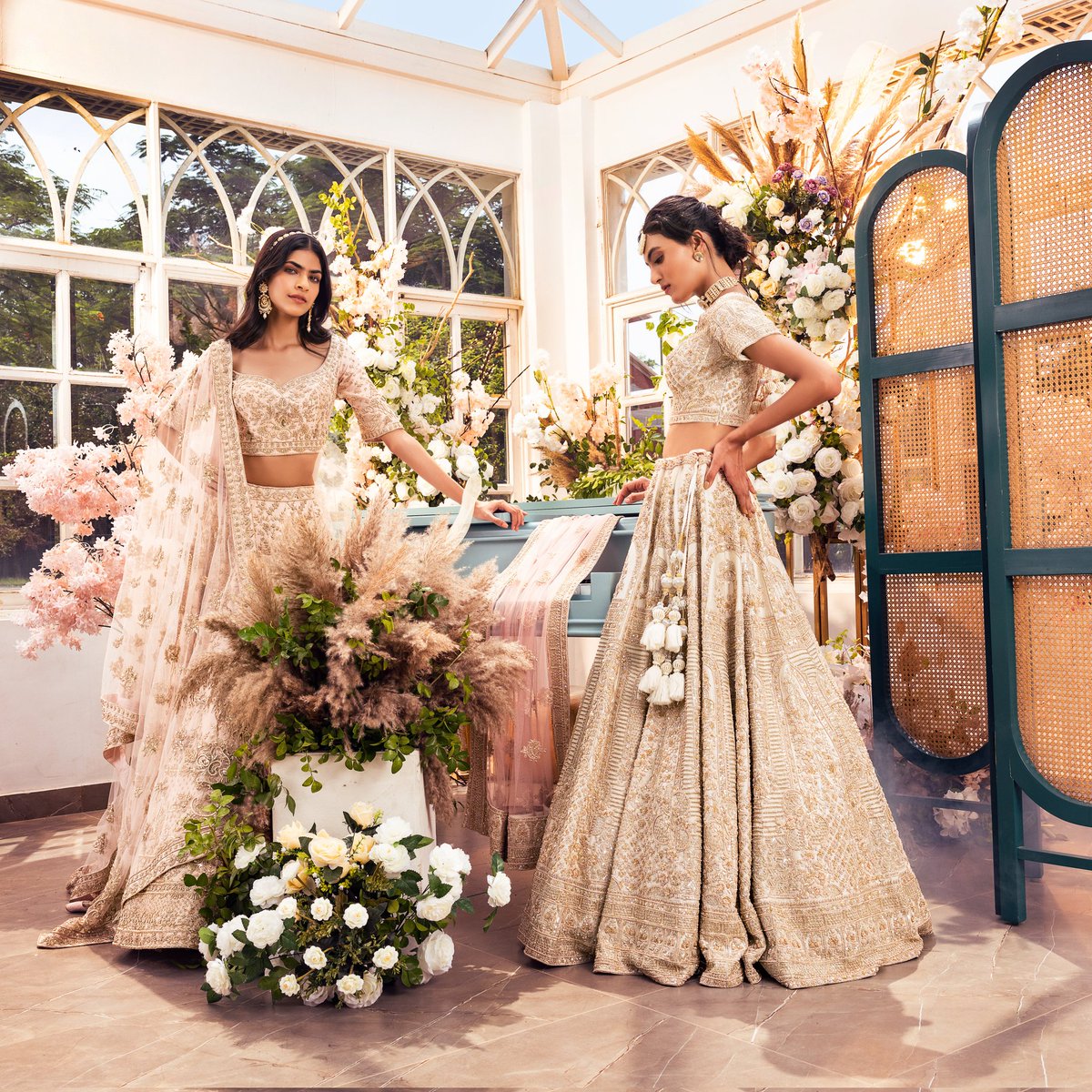 IndiaKalighata's tweet photo. Zardoz | Our couture marries subtle flamboyance with tasteful handcrafted adornment that creates an everlasting impression.

#kalighata #newcollection #comingsoon #zardoz #festivecollection #indianwear #bridalwear #love #bridal #bridetobe #bridallehenga #indianwedding https://t.co/QXGBzTMXi8