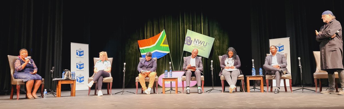 Vuyo_Ntshinga's tweet photo. @NoncebaMhlauli MaJola providing Conceptual Clarity in North West University 🤌🏾
#ANCYL78
⬛️🟩🟨🟥 https://t.co/xx7QLHrFln