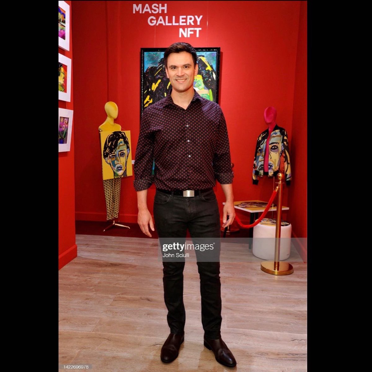 Actor Kash Hovey attends Muse By Haleh Mashian at Mash Gallery on September 10, 2022 in West Hollywood, California. (Photo by John Sciulli/Getty Images for Mash Gallery) link: gettyimages.com/detail/news-ph…