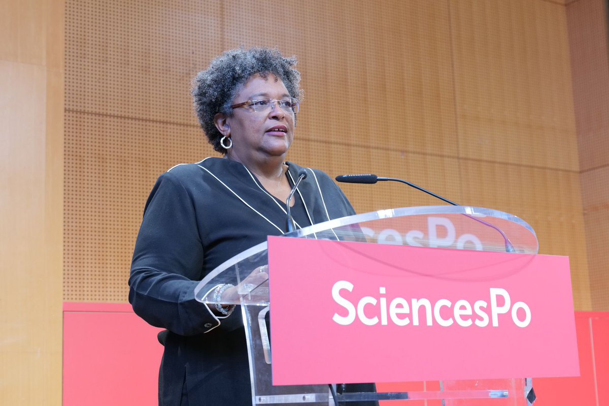 sciencespo's tweet photo. "Your role here is to come out with the ability to think with compassion. Without your heart, your brain goes nowhere." @miaamormottley, Barbados Prime Minister, during @PSIASciencesPo Inaugural Lesson.
🔴 Watch it live ➡️ https://t.co/ZtbmchYt37 #RentréeScPo #WelcomeToScPo https://t.co/dP3vrbIG88