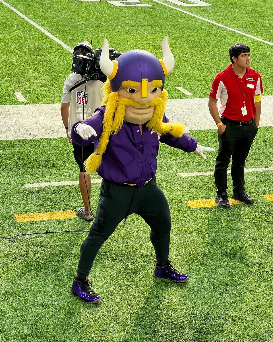 KtDrews's tweet photo. Second row for an incredible first @vikings game of the season. So glad I was there to witness in person this (hopefully) season-defining victory over the #Packers. The icing on the cake? Halftime show by @tpain! #SkolVikings  #purplepride #allidoiswinwinwin https://t.co/9JXof7gSmI