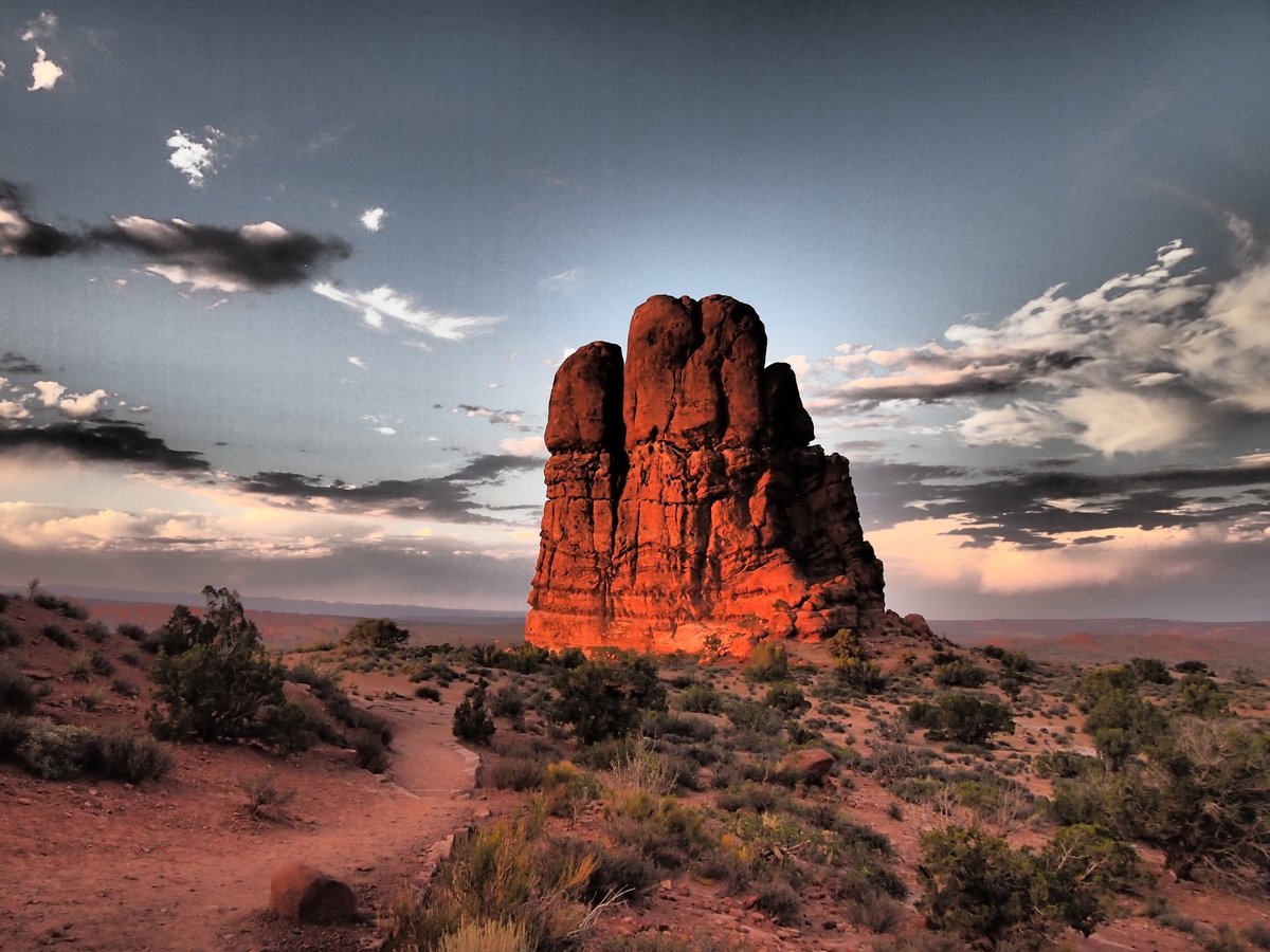 thorntontd's tweet photo. Re-immersing into the routine after a blissful week absorbing this. Friedrich Nietzsche never hiked the Utah &amp; Colorado canyonlands, but he got it right when he wrote, “If you gaze into the abyss, the abyss gazes also into you.” https://t.co/VRE3bZAlJk