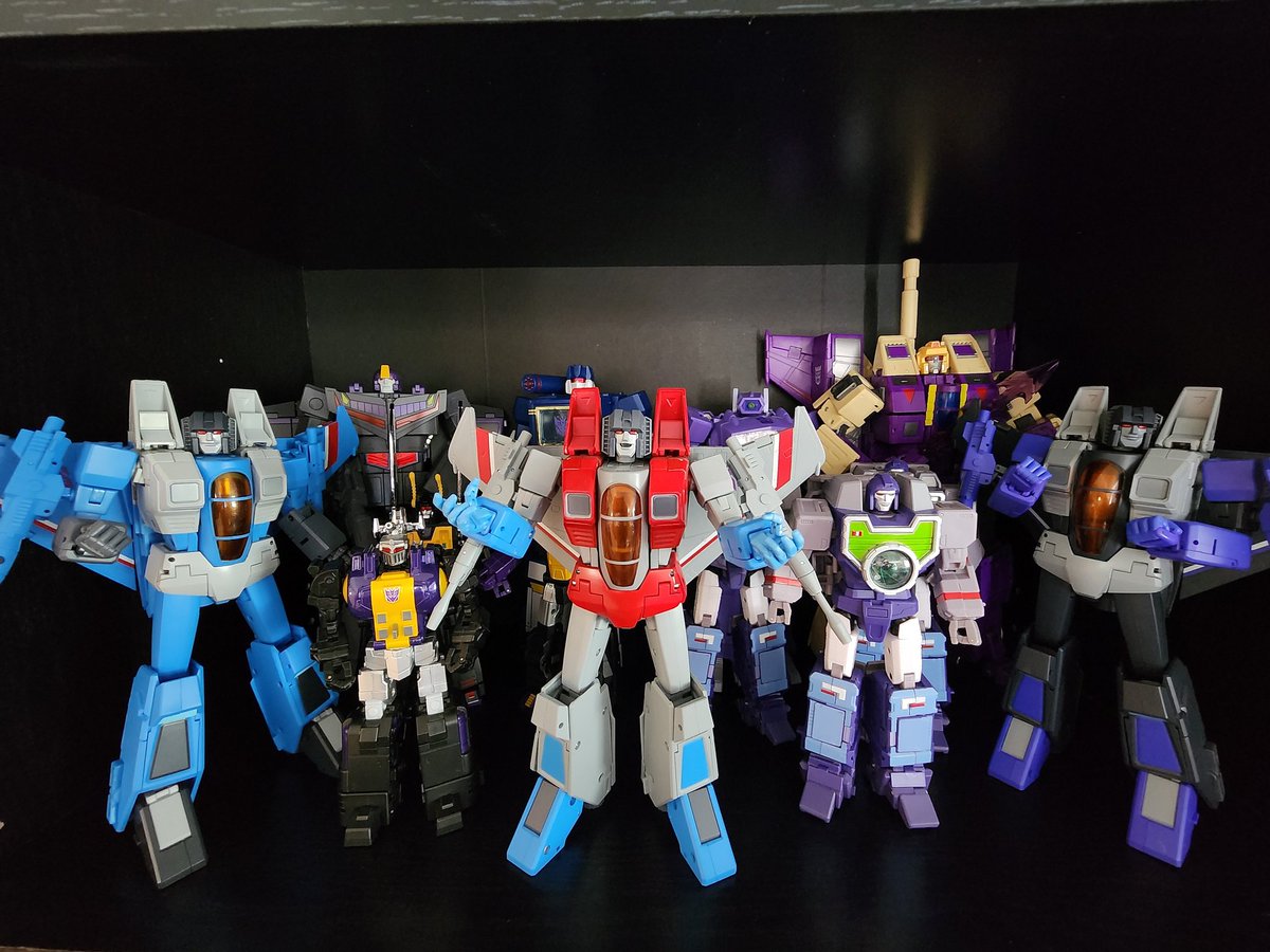 TheGrategy's tweet photo. With Megatron on his own shelf, Starscream celebrates his promotion to leader. Its gotta stick this time, right? https://t.co/XmwI7GUjGF