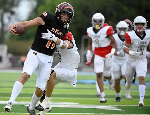 JUCOFFrenzy's tweet photo. JUCO QB Jake Retzlaff Off to a good start of the season @jretz11 @RCCTigerFB 
- 905 Pass Yards
- 11 TD’s 
In Two Games. https://t.co/MartDlrH8D