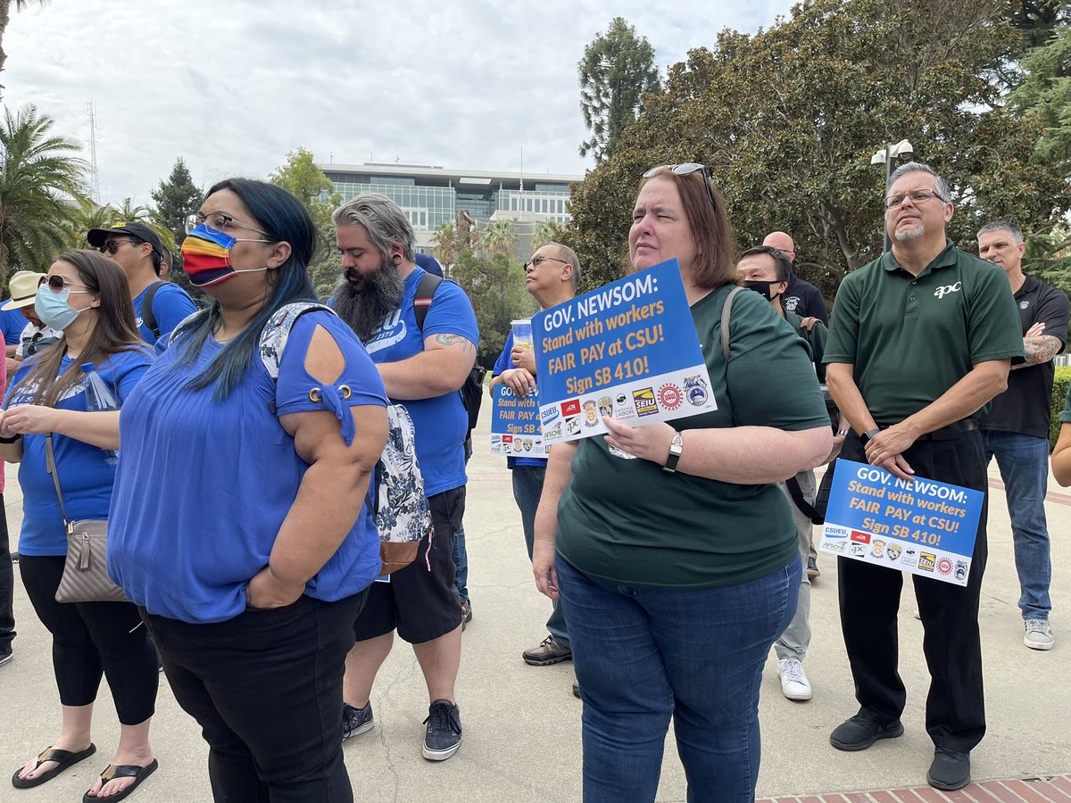 Governor <a href="/GavinNewsom/">Gavin Newsom</a> we are the workers who make CSU work, and we need fair pay NOW! Stand with #Teamsters, <a href="/CSUEU/">CSUEU</a>, and APC and sign #SB410 to restore our salary steps ✊🏽✊🏼✊🏿